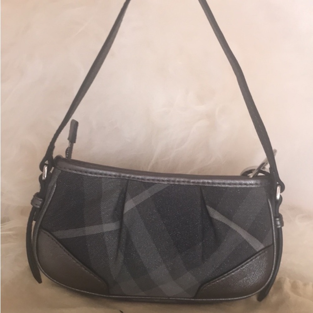 BURBERRY - Picture 2 of 9